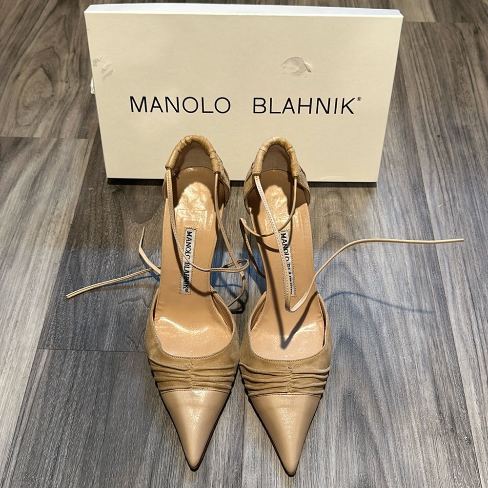 Manolo Blahnik Pumps